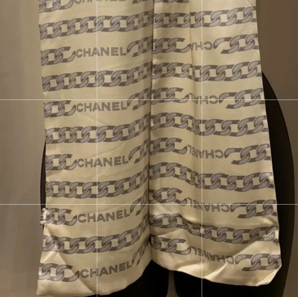 AUTHENTIC GOLD CHANEL VINTAGE SILK SCARF - Picture 6 of 8